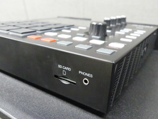 Akai - Centre de production musicale autonome MPC One 2