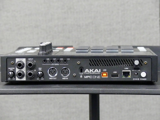 Akai - Centre de production musicale autonome MPC One 2