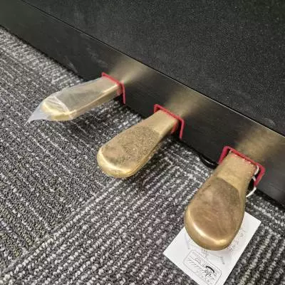 Roland - Piano numérique droit fini anthracite avec support et banc 2