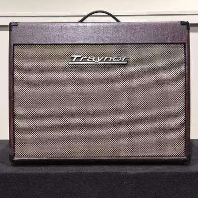 Traynor - Amplificateur de guitare Combo Custom Valve 40 watts  lampes 1x12 - Rouge vin