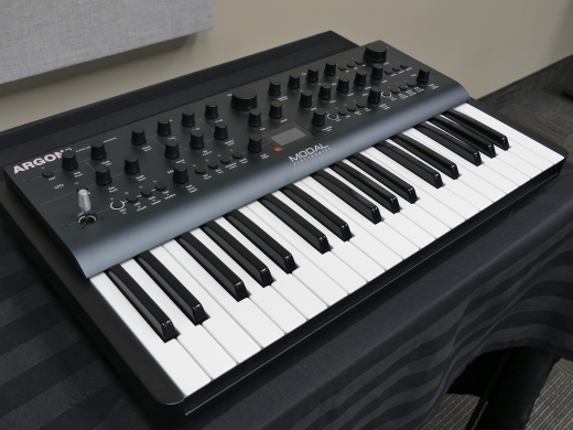 Store Special Product - Modal Electronics - Synthtiseur de table d\