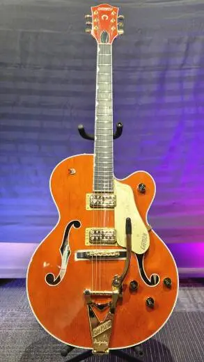 Gretsch Guitars - Guitare � caisse creuse G6120TG Nashville �dition Players avec Bigsby et quincaillerie or - Orange Stain