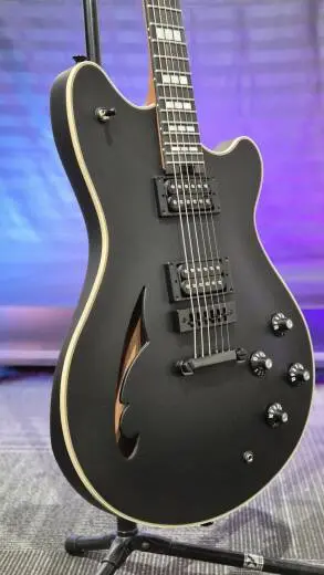 EVH - Guitare �lectrique SA-126 Special (fini noir Stealth, �tui inclus) 2