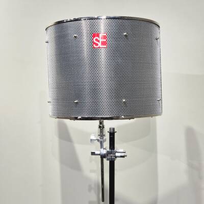 SE Electronics Reflexion Filter Pro | Long & McQuade