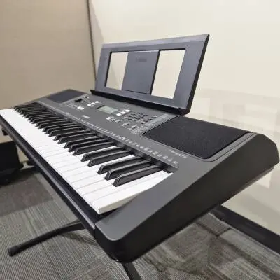 Yamaha - Clavier portatif PSR-E373 61 touches dynamiques avec adaptateur 2