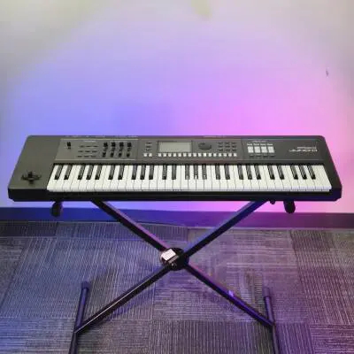 Roland - Synth�tiseur JUNO-D6 � 61 notes