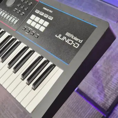 Roland - Synth�tiseur JUNO-D6 � 61 notes 2