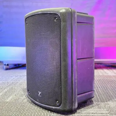 Yorkville Sound - S�rie Coliseum - Enceinte amplifi�e compacte - Woofer 8 pouces - 100 watts 2