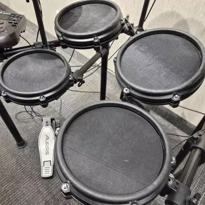 Alesis - Kit de batterie lectronique 8 pices avec peaux en maille 2