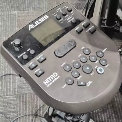 Alesis - Kit de batterie lectronique 8 pices avec peaux en maille 2