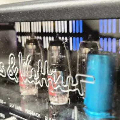 Hughes & Kettner - T�te � 4 canaux - GrandMeister Deluxe 40 - 40 watts 2