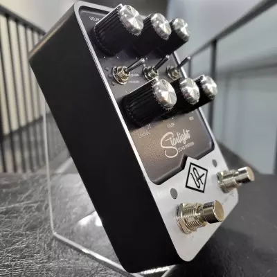 Universal Audio - Pédale d’écho stéréo Starlight 2