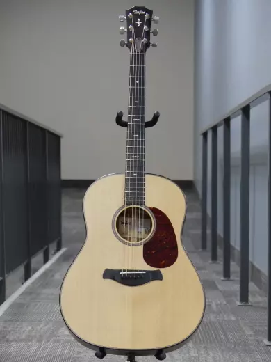 Taylor Guitars - 517 GP de la srie Builders (fini naturel).