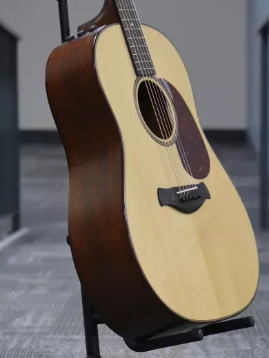 Taylor Guitars - 517 GP de la srie Builders (fini naturel). 3