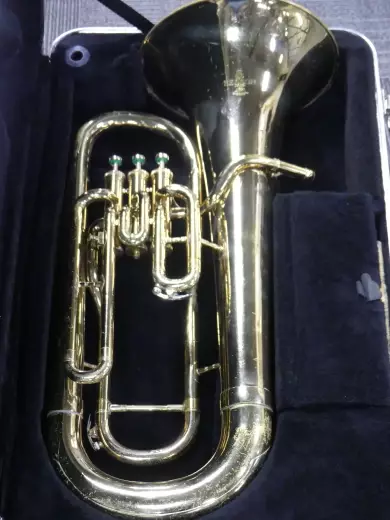 BESSON 700 Tuba baryton avec tui 6