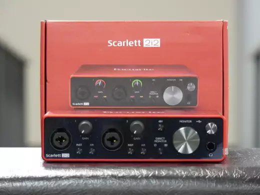 Focusrite - Interface audio USB 2.0 Scarlett 2i2 de 3e gnration