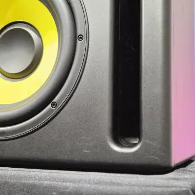 KRK - Caisson de basses amplifi� de studio S10.4, 10 pouces 2