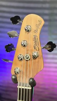 Sterling by Music Man - Basse �lectrique � 5 cordes StingRay 5 RAY35 (table en �rable coti, fini Sunburst 3 tons) 2
