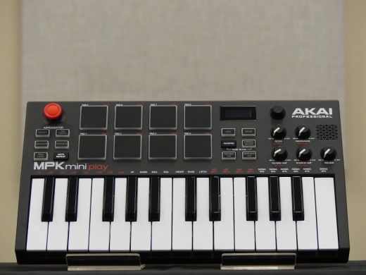 Akai - Mini clavier midi à haut-parleurs intégrés