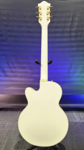 Gretsch Guitars - G6659TG Players Edition Broadkaster Jr. Bloc central � pan coup� avec String-Thru Bigsby et quincaillerie en or, touche en �b�ne - Vintage White 2