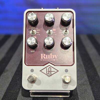 ギター UAFX RUBY Universal Audio - Pédale D'amplification UAFX Top Boost Ruby '63