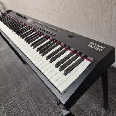 Roland - Piano de scne RD-88 2