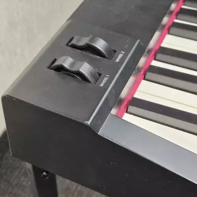 Roland - Piano de scne RD-88 2