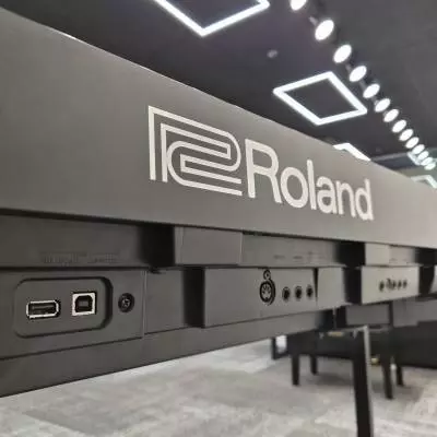 Roland - Piano de scne RD-88 2
