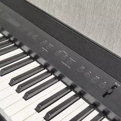 Roland - Piano numrique  touches pondres FP-60X - Noir 2