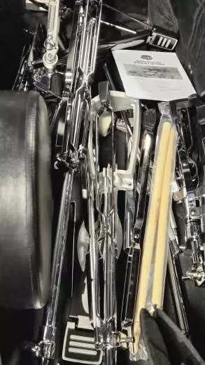 Mapex - Batterie 5 fts Tornado (22-10-12-16-CC) avec cymbales et accessoires, fini Black Sparkle 2