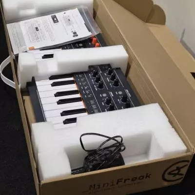 Arturia - Synthtiseur hybride polyphonique MiniFreak  37 notes avec sensibilit dexpression 2