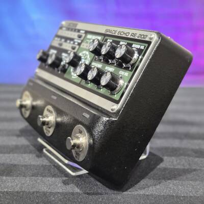 BOSS RE-202 Deluxe Space Echo Pedal | Long & McQuade