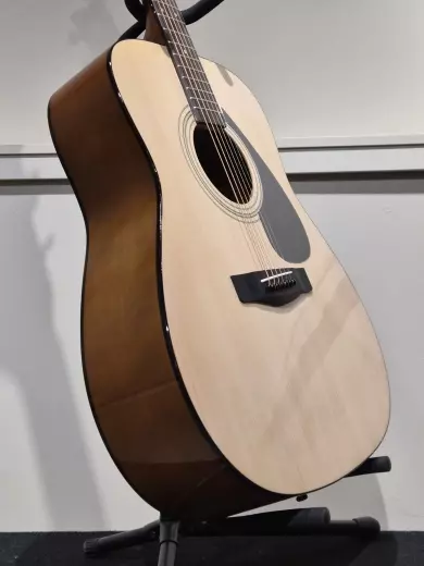 Yamaha - Ensemble guitare Folk F310P 2