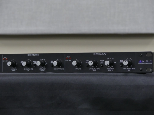 ART Pro Audio - Filtre séparateur 2 voies stéréo, 3 voix mono 3