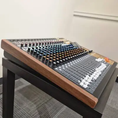 Tascam - Enregistreur multipiste mod�le 24 avec interface audio USB int�gr�e et table de mixage analogique 2