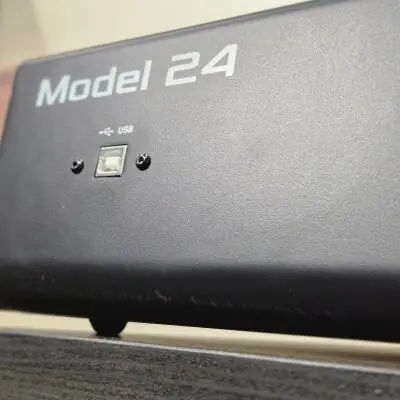 Tascam - Enregistreur multipiste mod�le 24 avec interface audio USB int�gr�e et table de mixage analogique 2