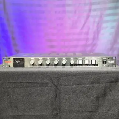 Warm Audio - Compresseur de bus VCA � 2 canaux BUS-COMP