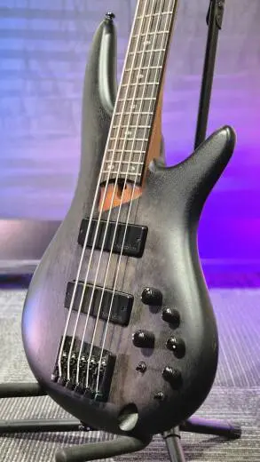 Ibanez - Basse �lectrique SR Standard � 5 cordes (fini Burst � teinte noire) 2
