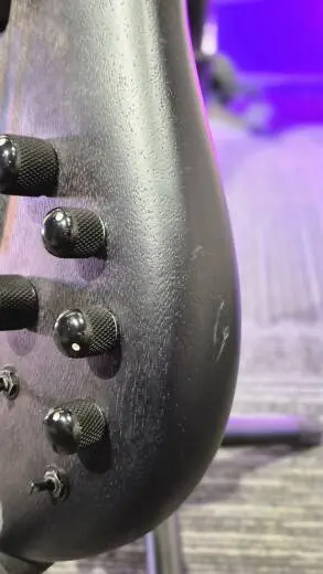 Ibanez - Basse �lectrique SR Standard � 5 cordes (fini Burst � teinte noire) 2