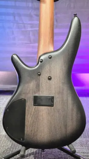 Ibanez - Basse �lectrique SR Standard � 5 cordes (fini Burst � teinte noire) 2