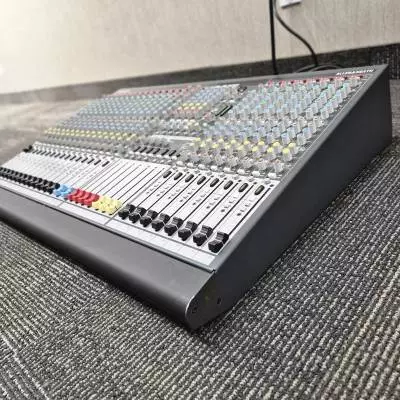 Allen & Heath - Console  24 canaux 2