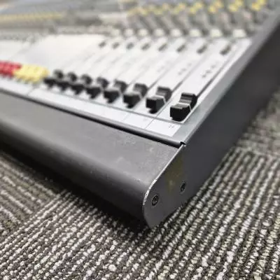 Allen & Heath - Console  24 canaux 2