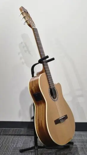 Godin Guitars - Guitare acoustique/�lectrique Concert CW EQ en c�dre et acajou � cordes de nylon 2