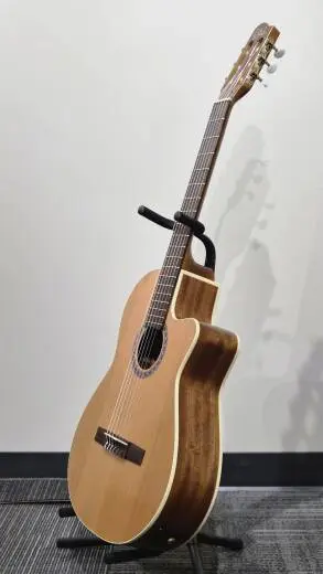 Godin Guitars - Guitare acoustique/�lectrique Concert CW EQ en c�dre et acajou � cordes de nylon 2