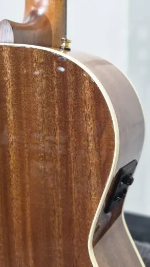 Godin Guitars - Guitare acoustique/�lectrique Concert CW EQ en c�dre et acajou � cordes de nylon 2