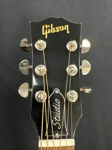 Gibson - J-45 Studio - Walnut Natural 2