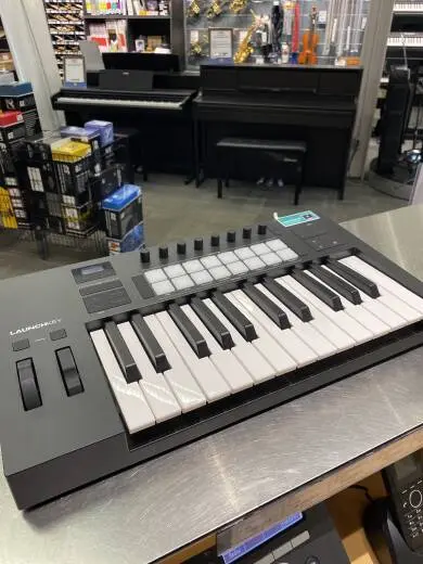 Novation - LAUNCHKEY25 MK4