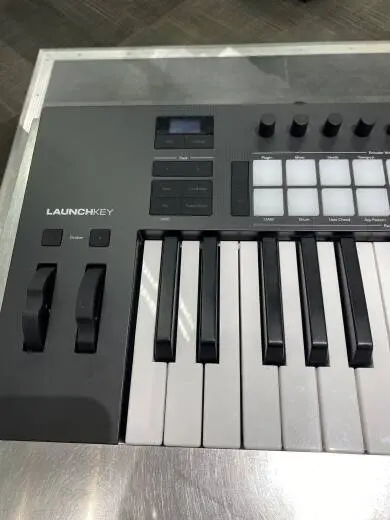 Novation - LAUNCHKEY25 MK4 2