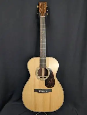 Martin Guitars - 00-28 MD