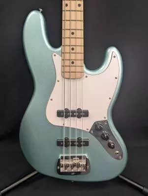 G&L JB Tribute Bass - Turquoise Mist 2